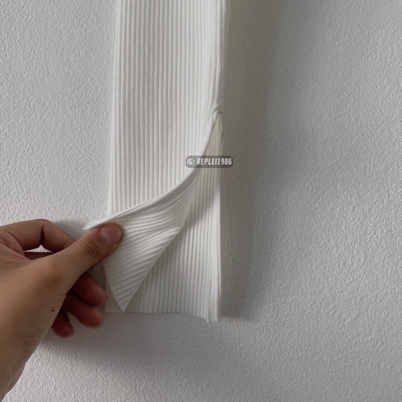 Áo croptop thun gân, tay xẻ, túi 1 bên