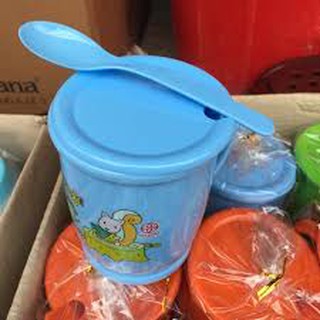 Cốc Nhựa Có Nắp Kèm Thìa- Nhựa Việt Nhật