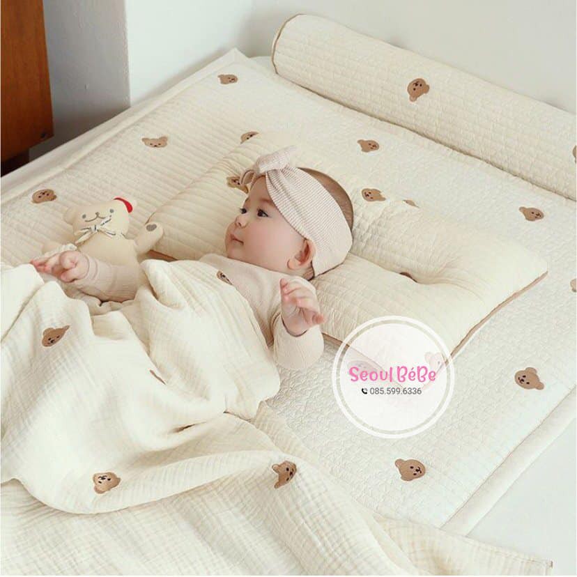 Gối chữ nhật thêu Chezbebe họa tiết gấu made in Korea