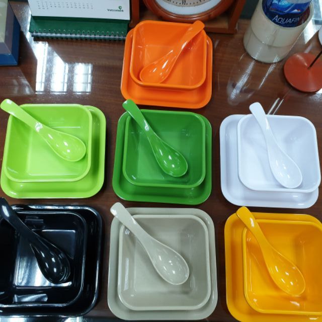 Bộ chén, dĩa vuông đựng chè và muỗng nhựa Melamine đủ màu(TV96+DV96+MCNo25)