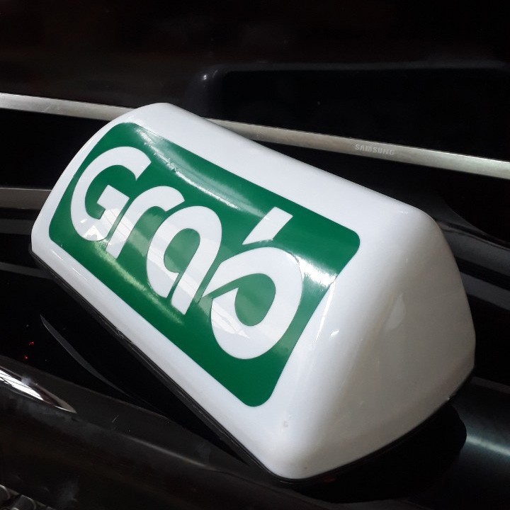 ĐÈN MÀO TAXI GRAP SẠC ĐIỆN