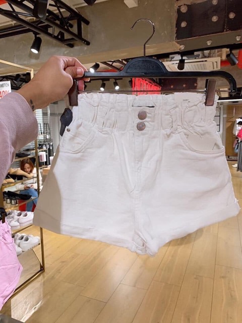 Quần short Bershka auth