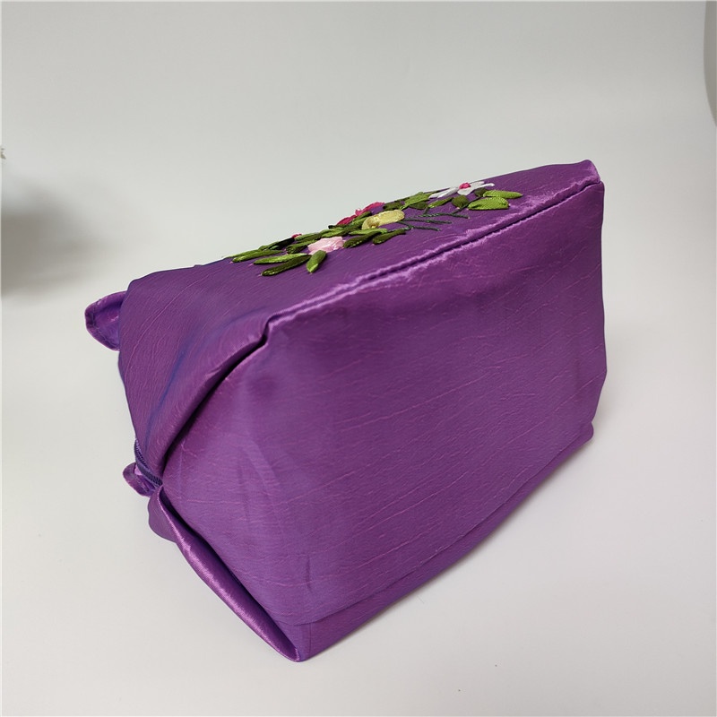 Túi Xách Tay  Lụa Thêu Hoa Phong Cách Cổ Điển 2N017-2 Ngân shop