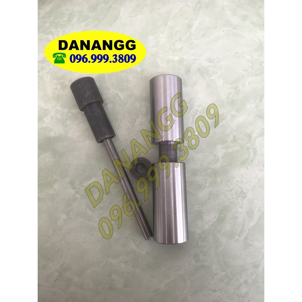 Vam đóng bạc gắp xe máy