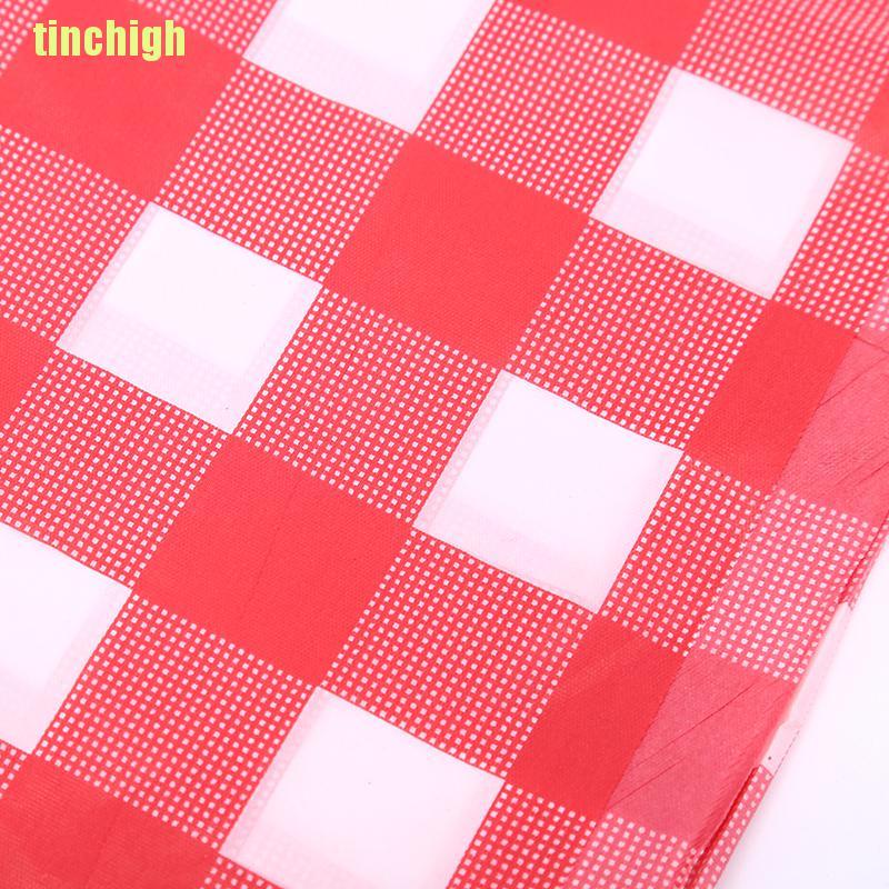 Khăn Trải Bàn Dày Dặn Họa Tiết Sọc Caro Đỏ Cho Tiệc Cưới