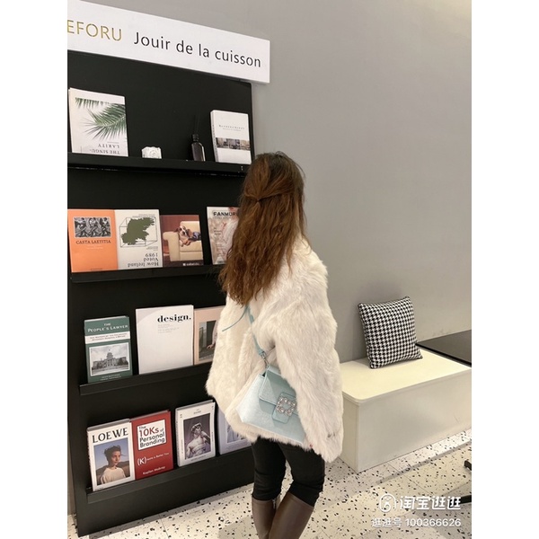 Túi nhung hộp nắp gài hoa phale sang trọng tay xách đính đá-Order