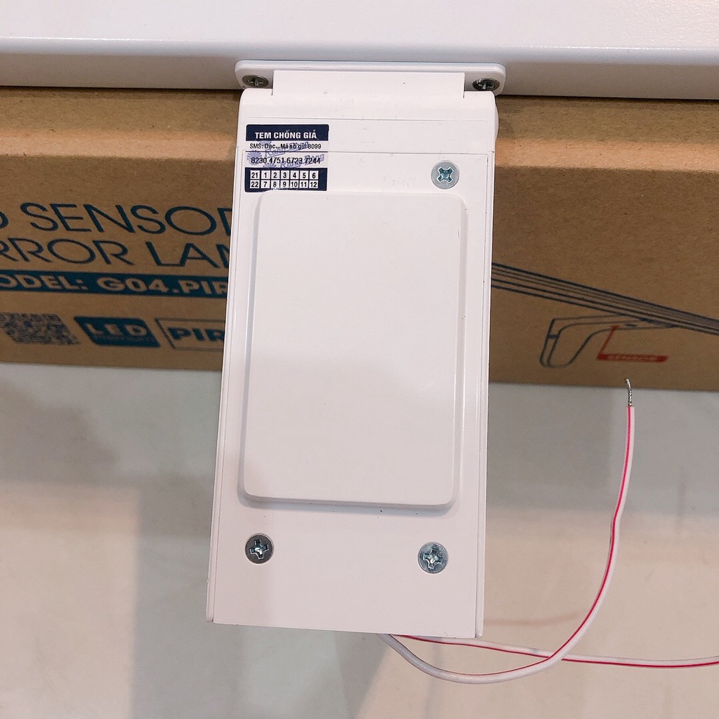 Đèn Led Chiếu Gương cảm biến Rạng Đông, thích hợp gắn bàn trang điểm, soi tranh hoặc gương phòng tắm