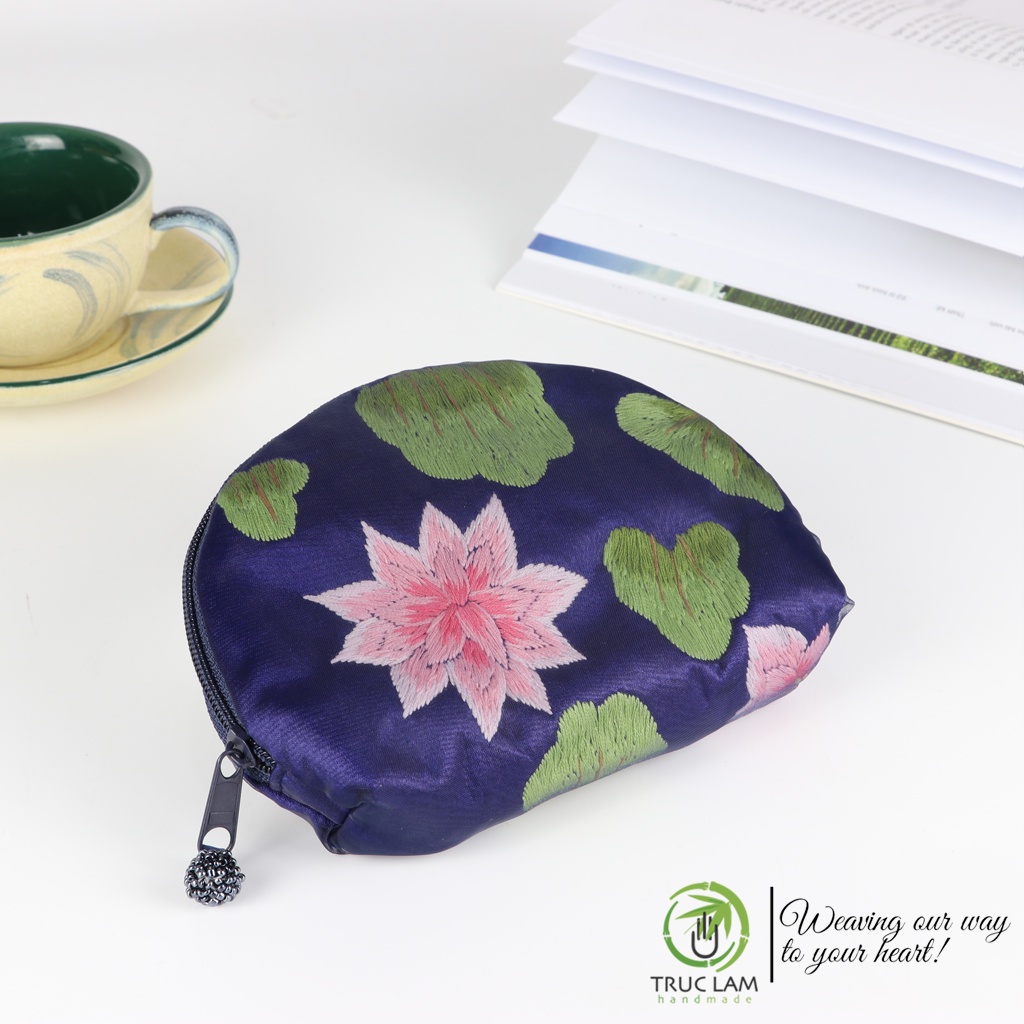 Ví Cầm Tay Túi Đựng Hình Bán Nguyệt Phủ Voan Họa Tiết Hoa Lá Thêu Tay - Trúc Lâm Handmade