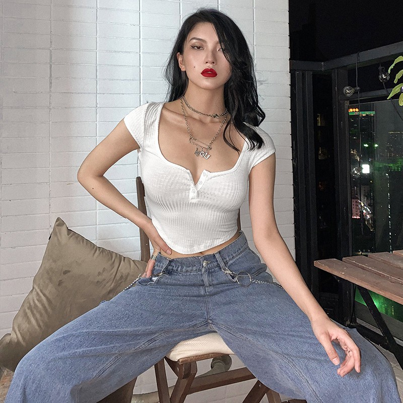 Áo Croptop Tay Ngắn Phối Nút Thiết Kế Cổ Chữ U Cho Nữ | BigBuy360 - bigbuy360.vn