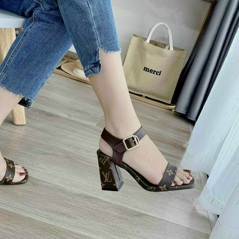 SANDAL GÓT 7CM QUAI LV
