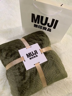 Chăn tuyết Muji ép hoa