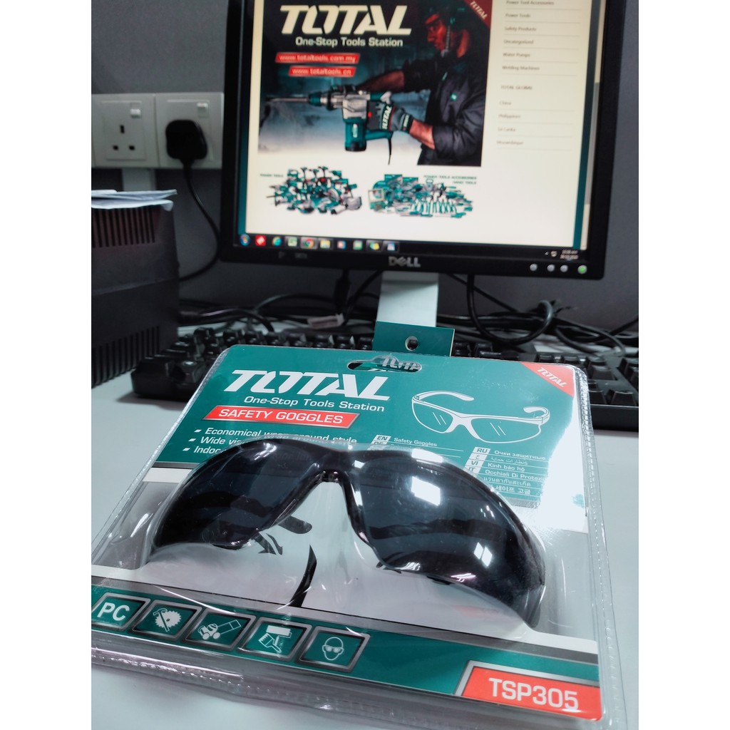 Kính bảo hộ lao động TOTAL TSP305 Kính đen bảo vệ thợ hàn, nhựa dẻo độ bền cao, thiết kế ôm trọn chắc chắn, thoải mái
