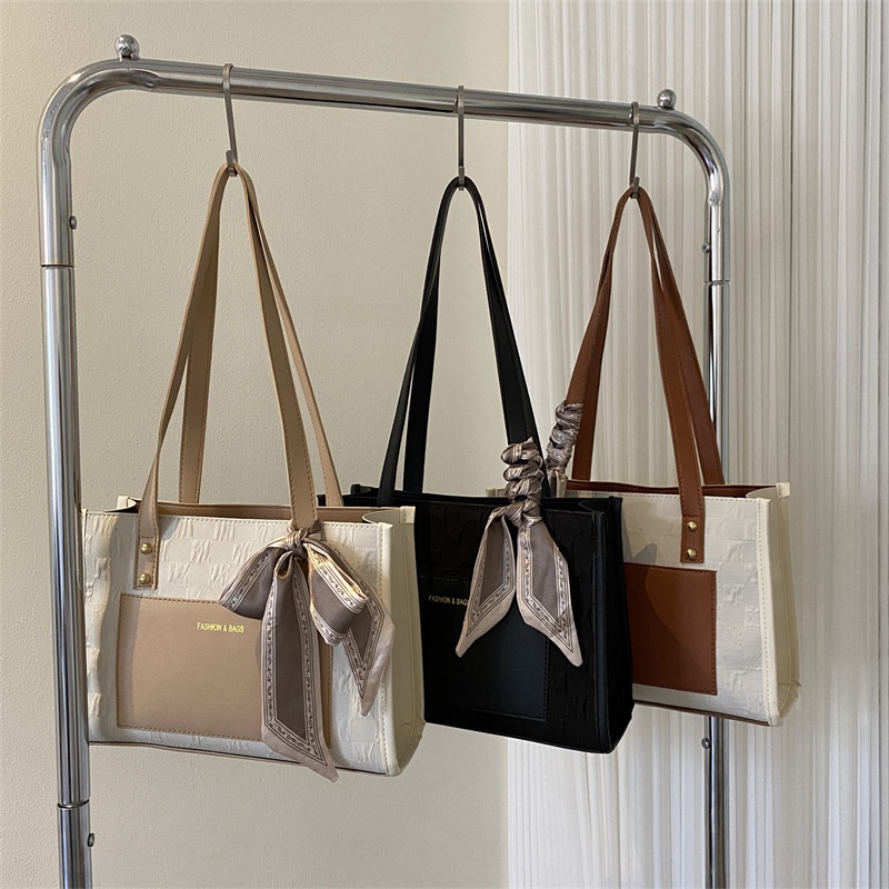 Túi Xách Nữ Đính Đinh Tán Thời Trang Hàn Quốc