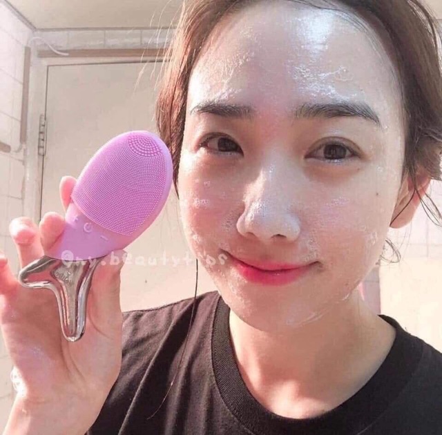 MÁY RỬA MẶT WELLDERMA CLEANSING FISH HÀN QUỐC SALE