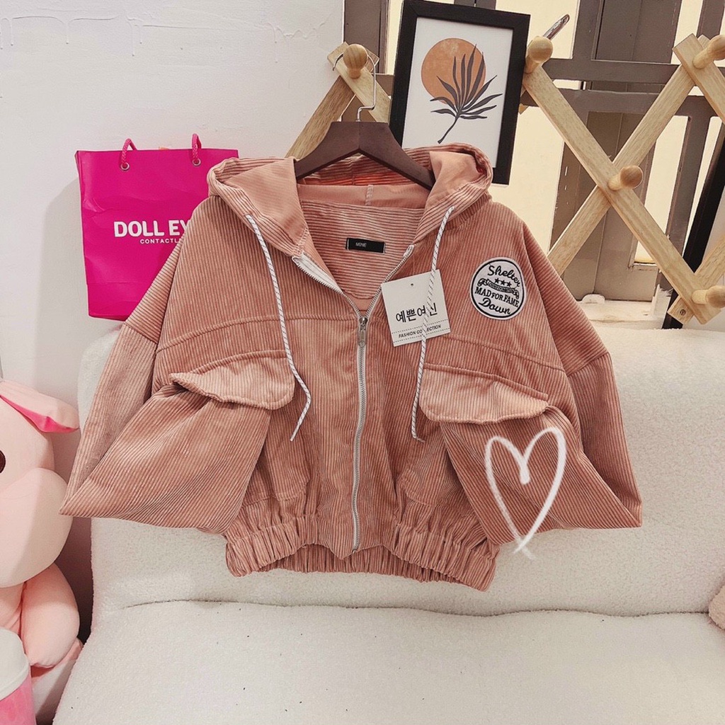 Áo khoác nữ croptop thêu chữ sau áo chất nhung tăm phối túi cao cấp BEBONGSTORE