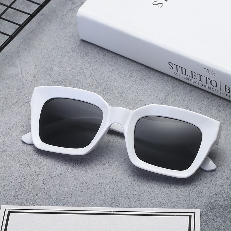 Kính mát gọng tròn phong cách Hàn Quốc thời trang