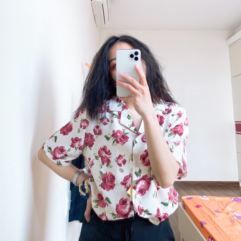 Áo vải voan hoa đỏ cổ bẻ ve