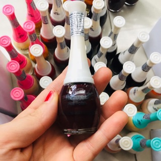 Sơn Móng Tay Aroma Đỏ Đô Huyền Bí