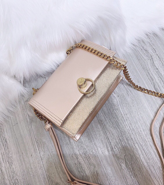 Cnk Metallic xuất dư