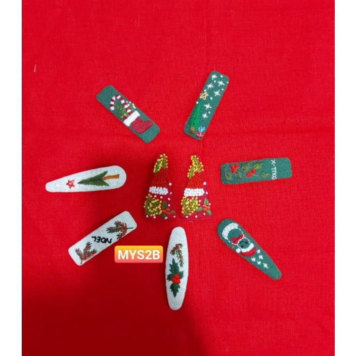 Kẹp tóc thêu tay họa tết Giáng Sinh