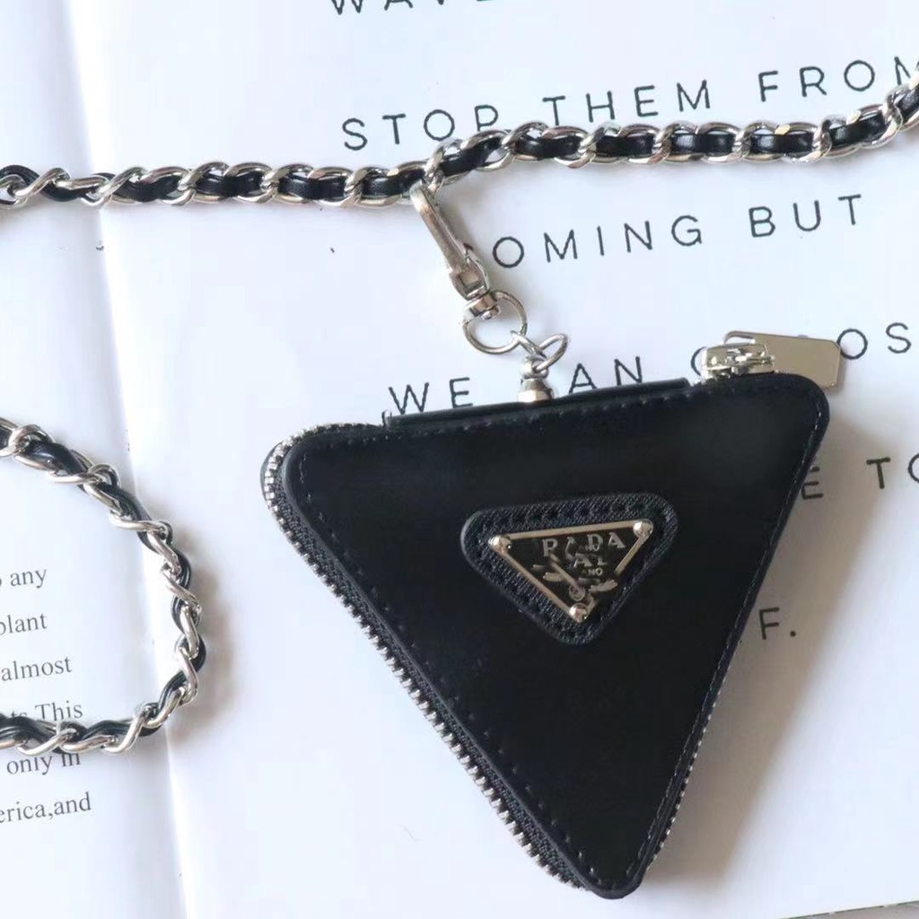 Túi đeo hông hình tam giác màu trơn phối dây xích phong cách thời trang âu mỹ dành cho nữ