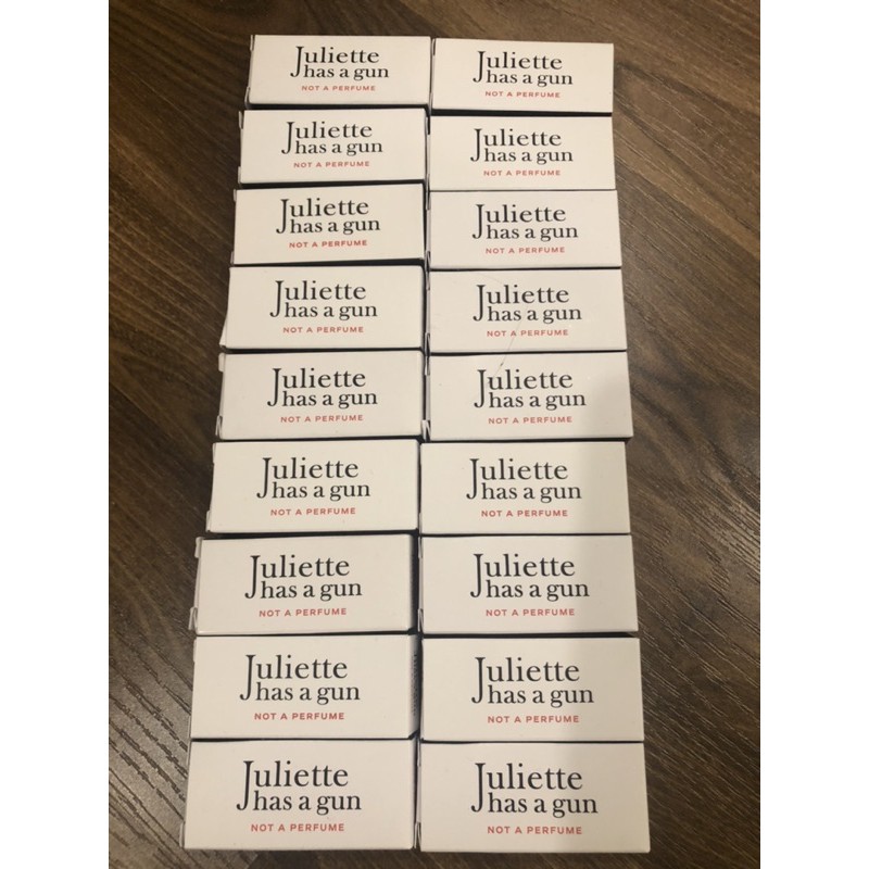 vial nước hoa Juliette Not a Perfume EDP 1,7ml | BigBuy360 - bigbuy360.vn