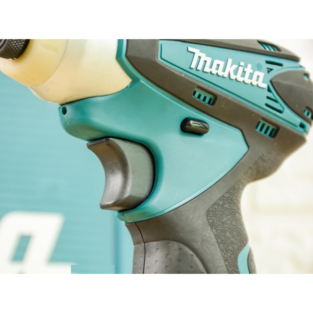 Máy vặn vít chạy pin Makita TD090DWE