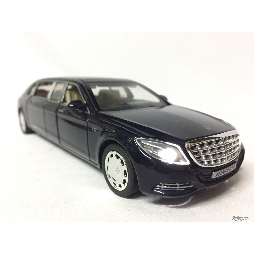 Mô hình xe Mercedes-Maybach S650 Pullman 1:32 hãng XLG, mở 6 cửa, khung kim loại chắc chắn