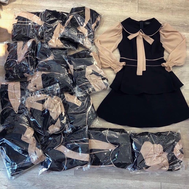 [ Mã FAMAYWA2 giảm 10K đơn 50K] Đầm ngắn cát hàn tay vol cổ bẻ phối nơ | BigBuy360 - bigbuy360.vn