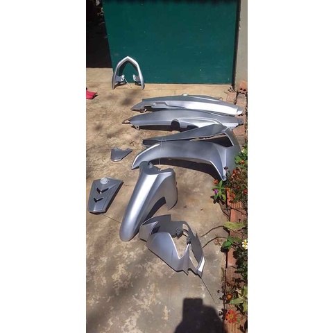 COMBO Sơn xịt Samurai màu Bạc lấp lánh ánh kim 1701 gồm 4 chai đủ quy trình bền đẹp có hạt ánh kim nhiều (Uch210 - 124 -