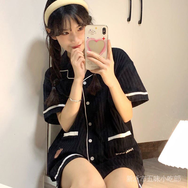 Bộ Đồ Ngủ Áo Tay Ngắn Và Quần Ngắn In Họa Tiết Hoạt Hình Dễ Thương Dành Cho Nữ