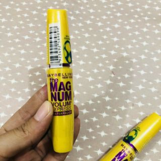 Mascara may bi line