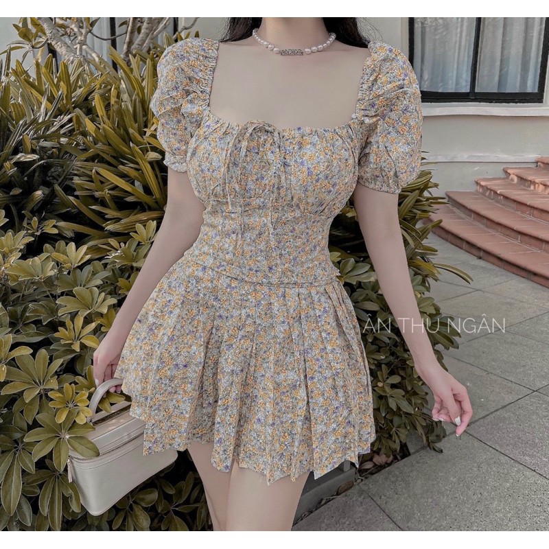 Set Hoa Nhí Chân váy xoè xếp li kết hợp áo Croptop