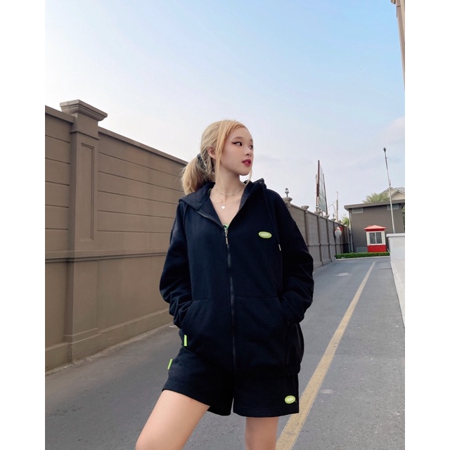 Quần short thun Logo Oval Neon Unisex | BigBuy360 - bigbuy360.vn