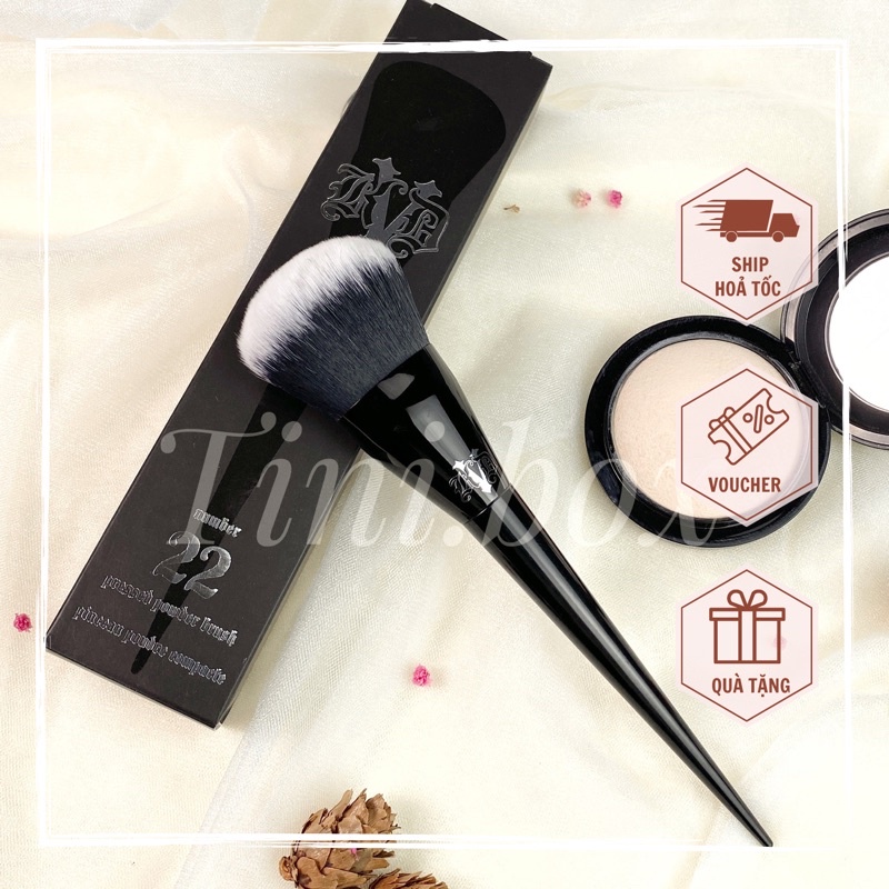 Cọ phủ phấn nén Kat Von D22