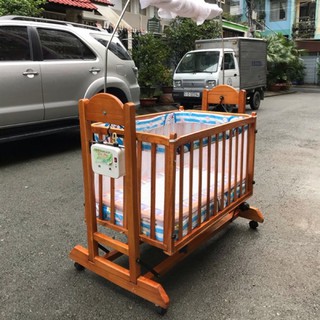 Nôi gỗ ru tự động 3 trong 1