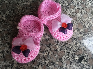 Set mũ và sandanls handmade bé gái