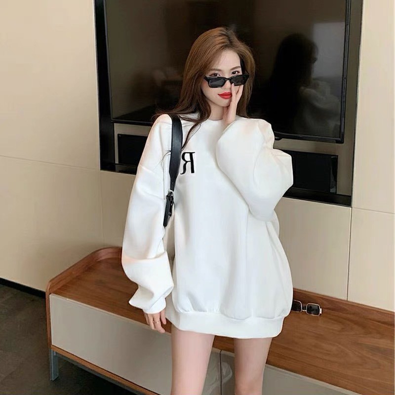 Áo Nỉ Sweater in R, Nam Nữ Unisex Form Rộng Dài Tay, Chất Nỉ 100% Cotton, 2 Màu Trắng Đen - Áo Sweater Form Rộng Unisex | BigBuy360 - bigbuy360.vn