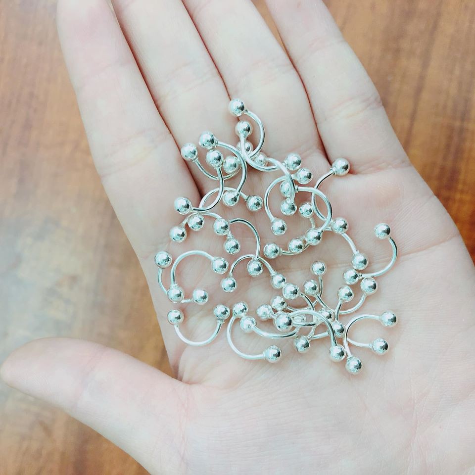 Bông tai đang hót trẻ già đều đeo đẹp miễn chê bạc