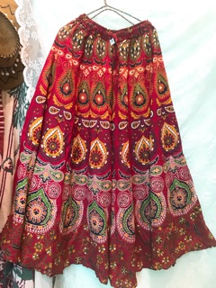 Chân váy họa tiết boho
