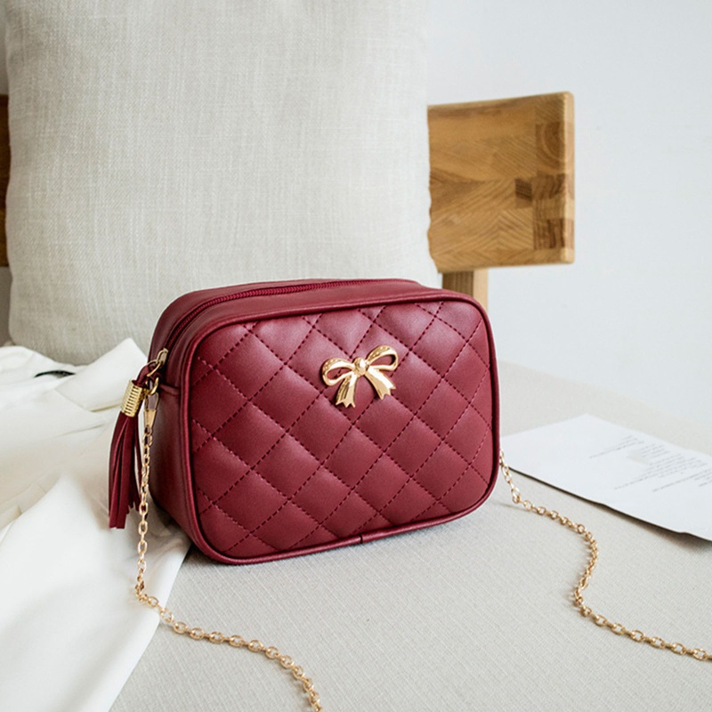 Túi Đeo Chéo Bằng Da PU Phối Tua Rua Và Khóa Kéo Thời Trang Đường Phố