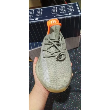 Adidas YEEZY 350 V2 DESERT SAGE Review.