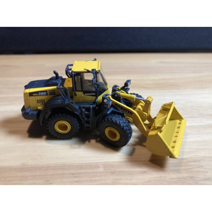 Mô hình xe xúc lật KOMATSU WA380-8 1/87