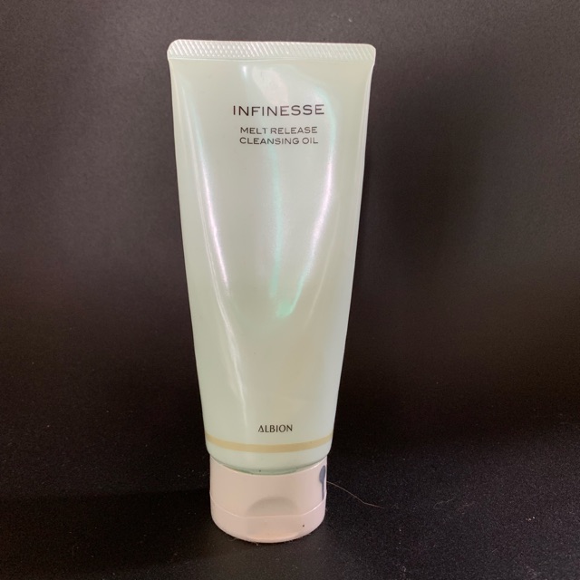 Infinesse tẩy trang làm sáng da