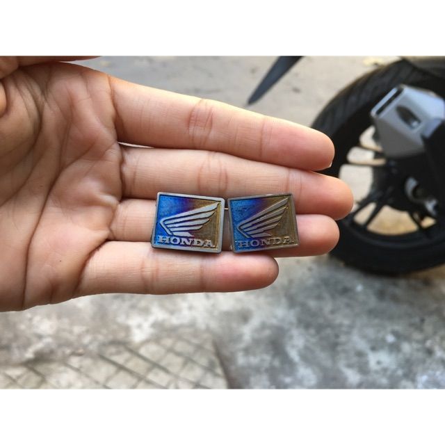 Tem logo Titan chữ Honda