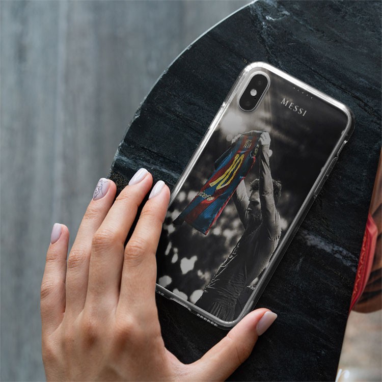 Ốp Iphone bóng đá độc nhất ốp lưng messi giơ áo ảnh đen trắng siêu đẹp dành cho Iphone 5 đến 12 Promax BAR20210031