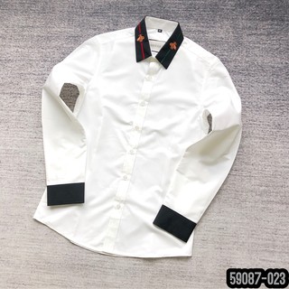 Áo Sơ Mi Trắng Nam GG Tag Ong Cổ Đen, Thêu Nổi Hot Hitt