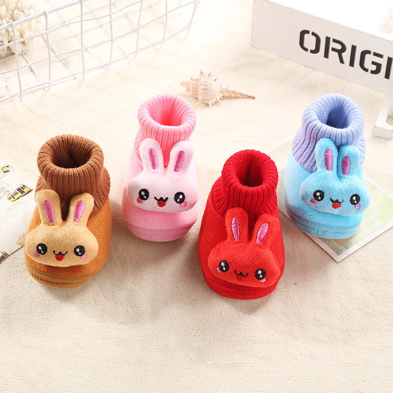 Đôi giày bốt họa tiết hình chú thỏ dễ thương cho bé