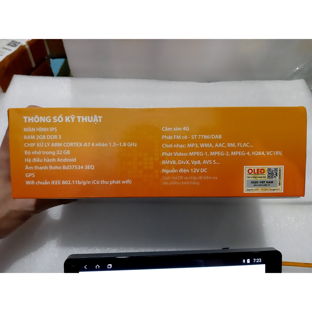 Màn hình androi OLED C2  CHO XE HƠI