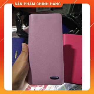 Ví dài cầm tay.